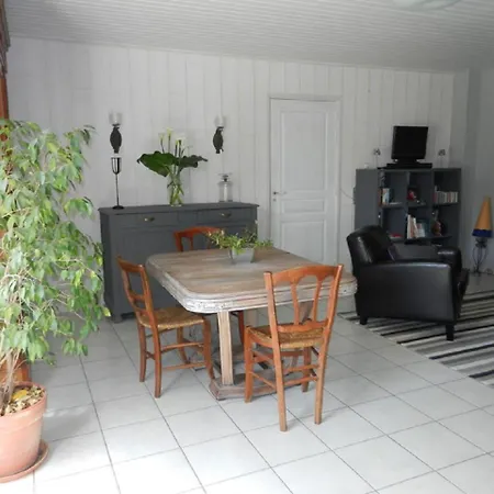 D'hotes Au Bout De L'ile - La Toue Sabliere Penzion